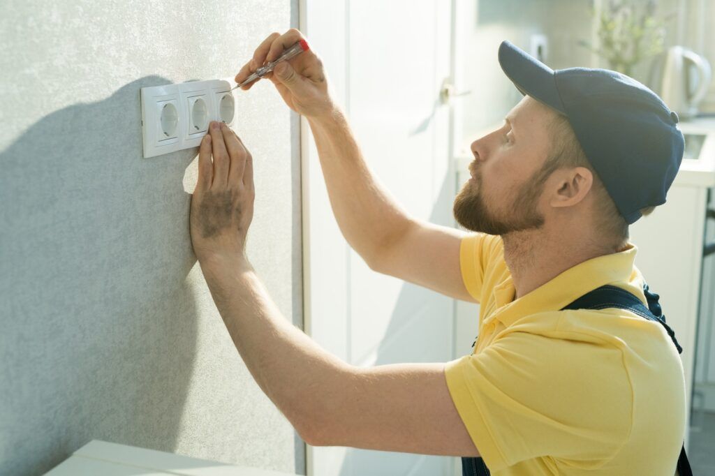 Installing electric outlet